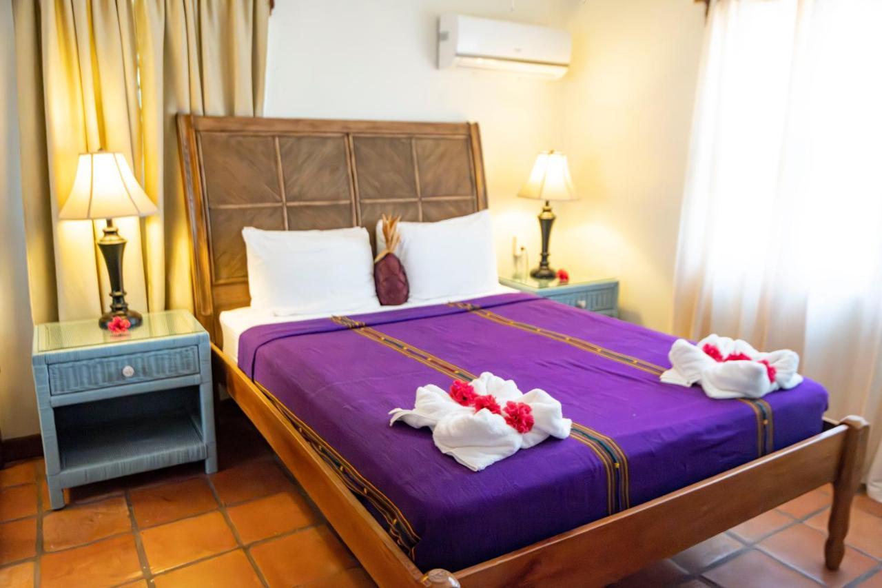 Isla Bonita Yacht Club Hotel San Pedro  Ngoại thất bức ảnh