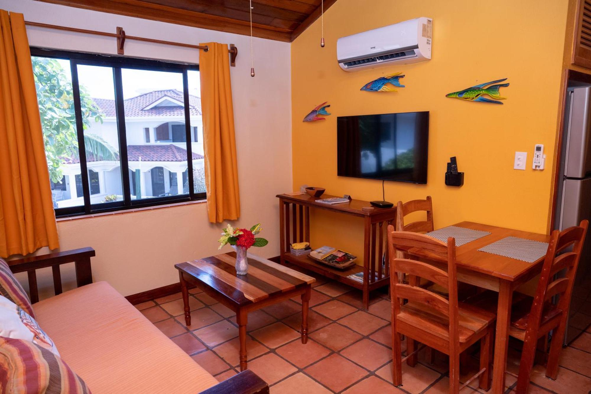Isla Bonita Yacht Club Hotel San Pedro  Ngoại thất bức ảnh