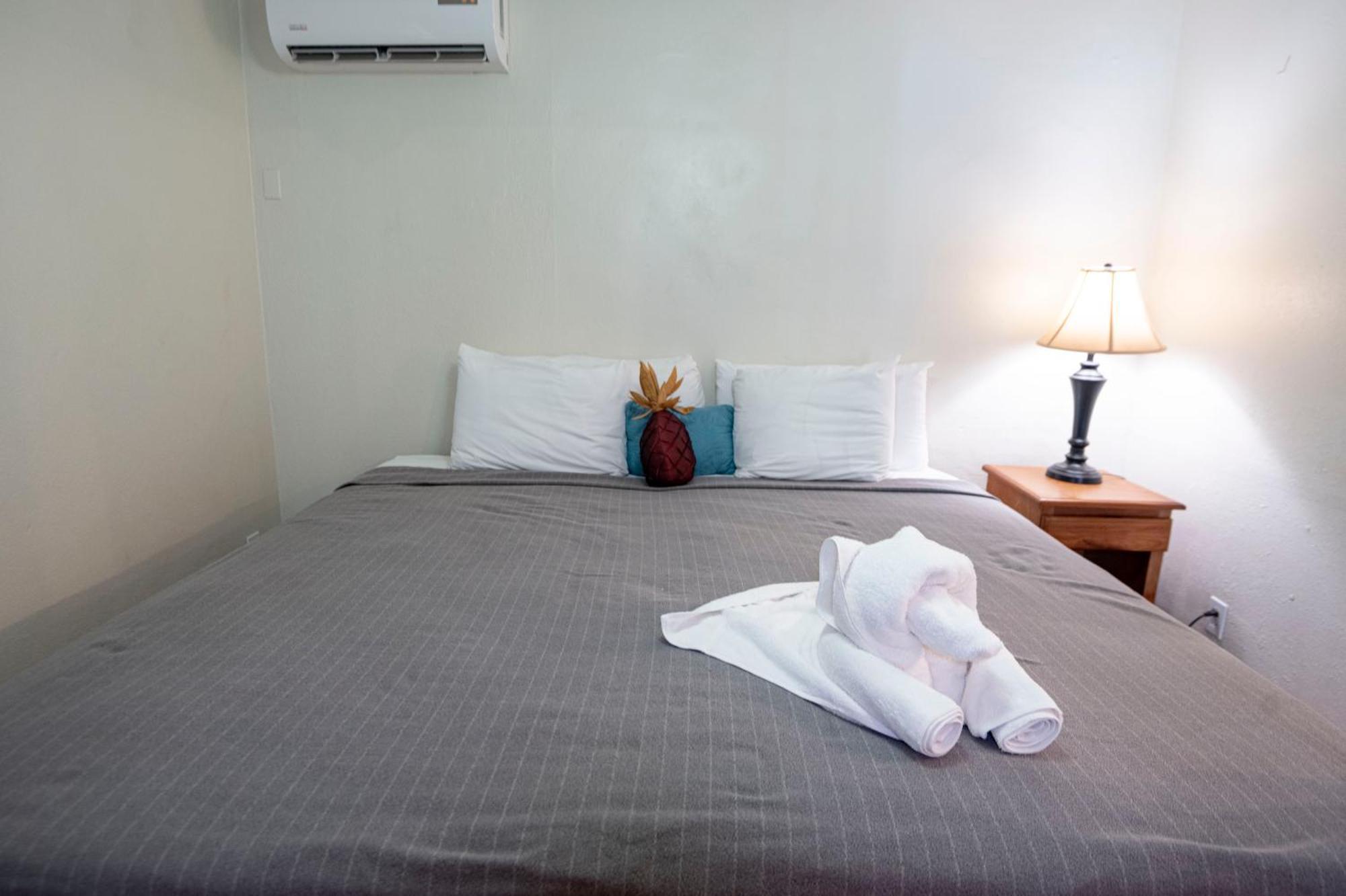 Isla Bonita Yacht Club Hotel San Pedro  Ngoại thất bức ảnh