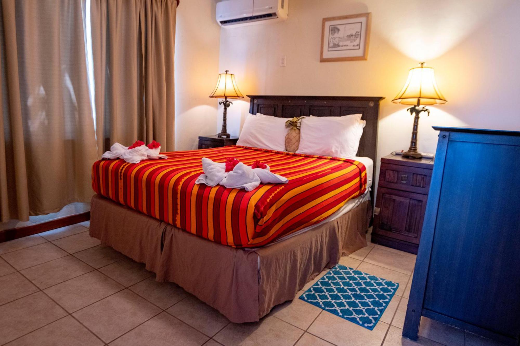 Isla Bonita Yacht Club Hotel San Pedro  Ngoại thất bức ảnh