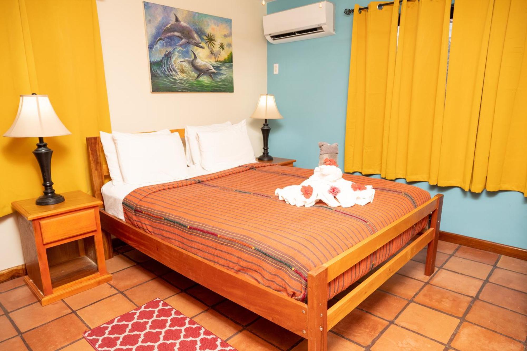 Isla Bonita Yacht Club Hotel San Pedro  Ngoại thất bức ảnh