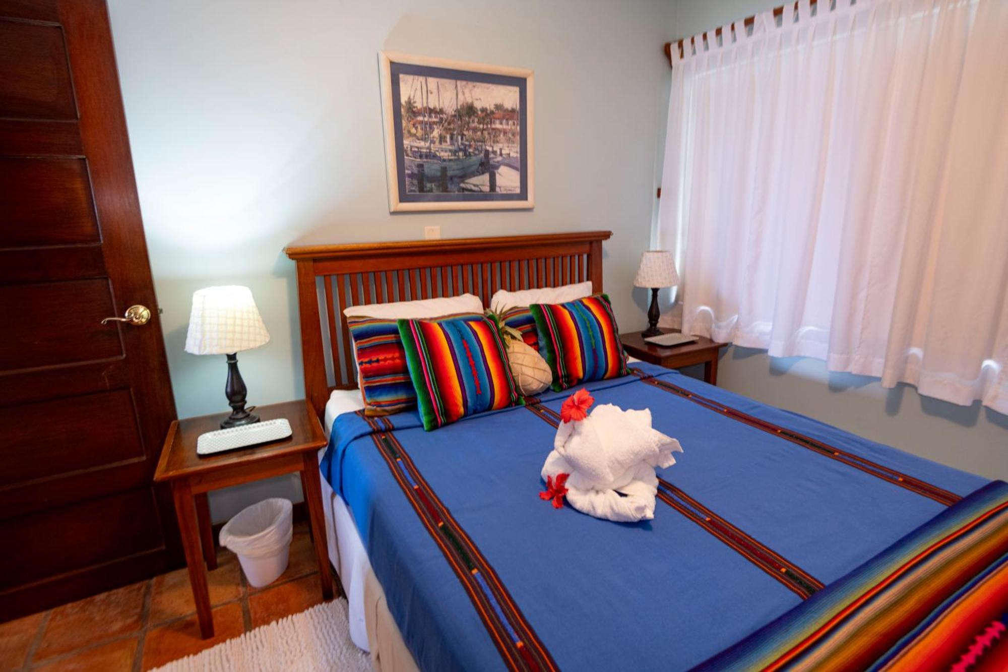Isla Bonita Yacht Club Hotel San Pedro  Ngoại thất bức ảnh