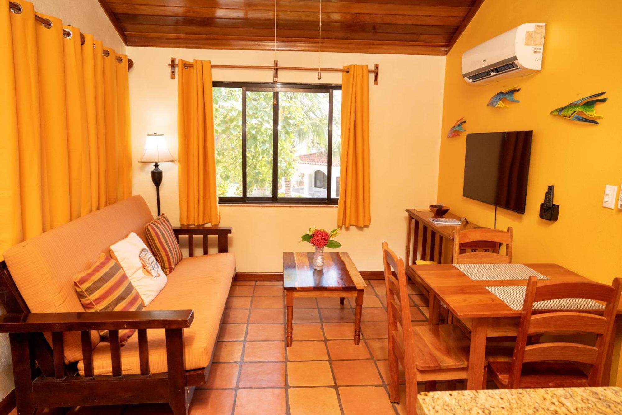 Isla Bonita Yacht Club Hotel San Pedro  Ngoại thất bức ảnh