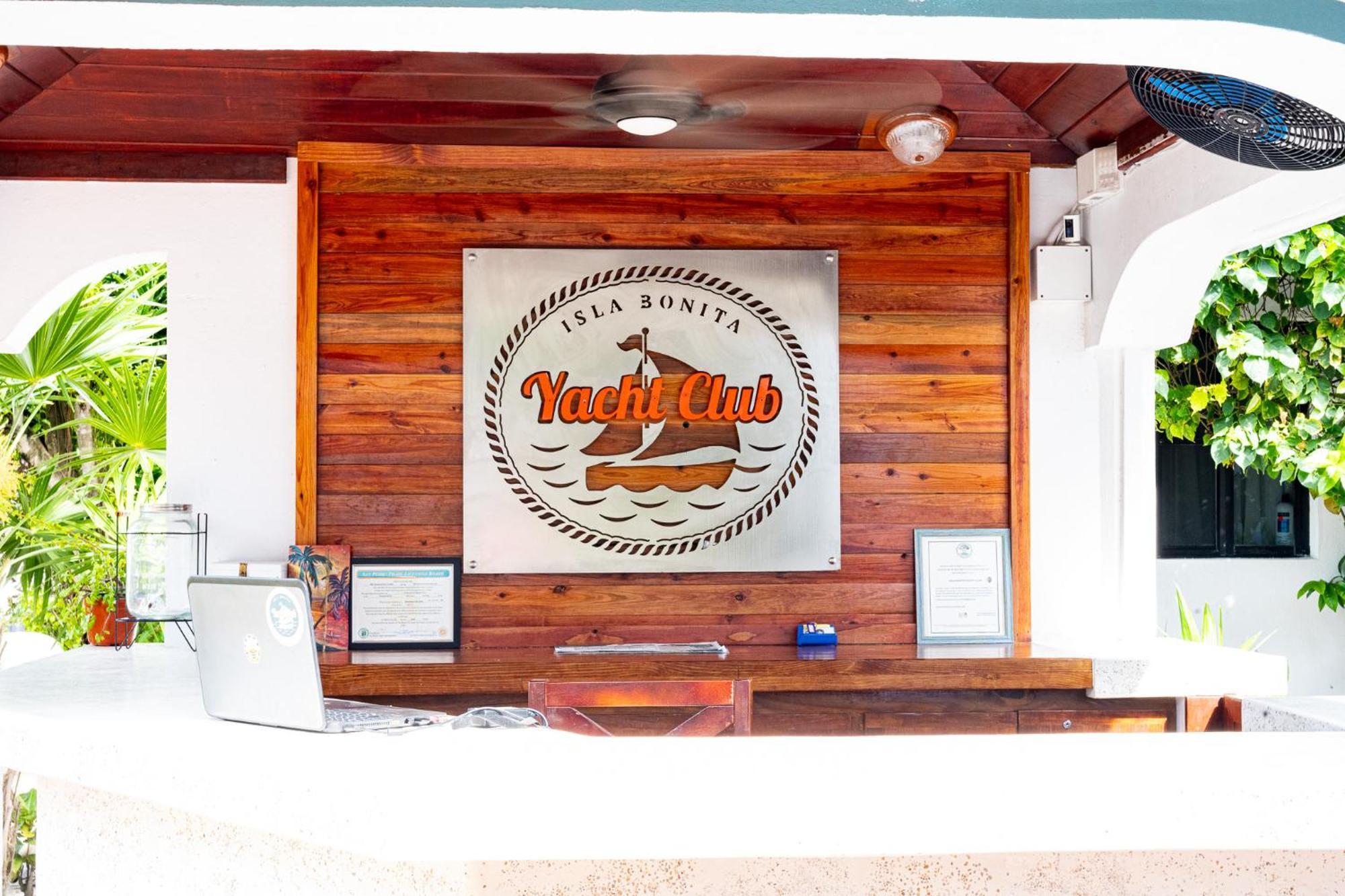 Isla Bonita Yacht Club Hotel San Pedro  Ngoại thất bức ảnh